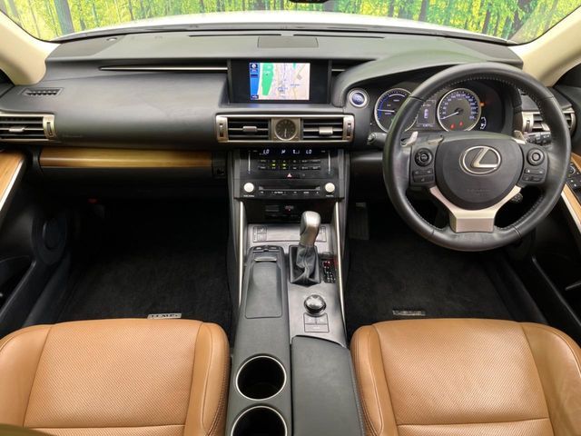 TOYOTA LEXUS IS300h 2013