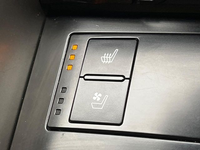 TOYOTA LEXUS IS300h 2013