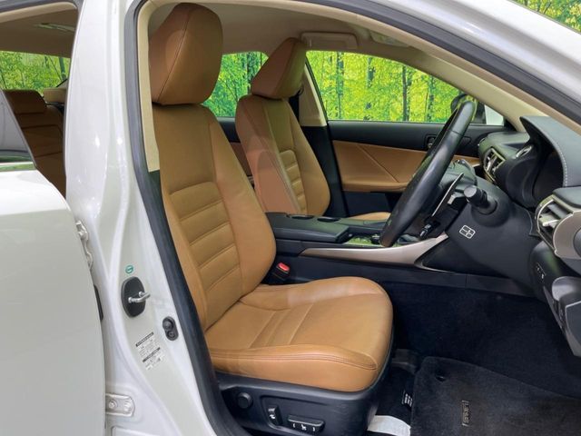 TOYOTA LEXUS IS300h 2013