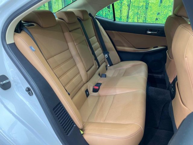 TOYOTA LEXUS IS300h 2013