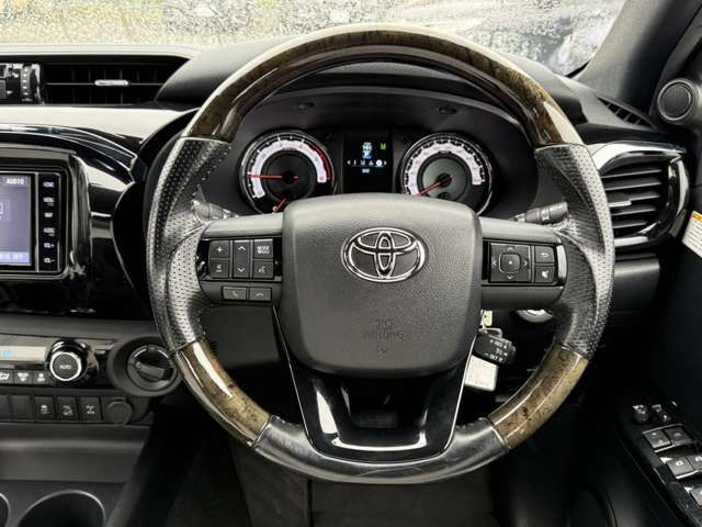 TOYOTA HILUX 4WD 2019