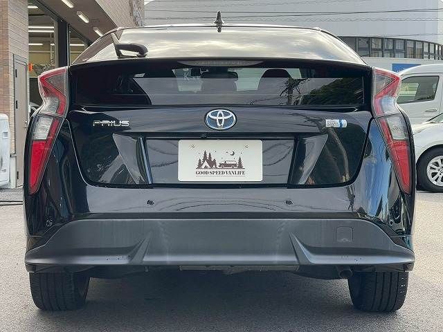TOYOTA PRIUS 2016