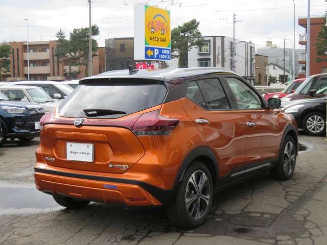 NISSAN KICKS 2025