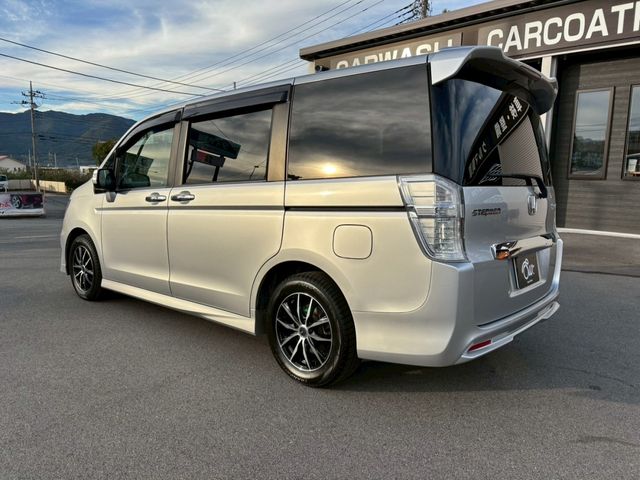 HONDA STEPWAGON SPADA 2013