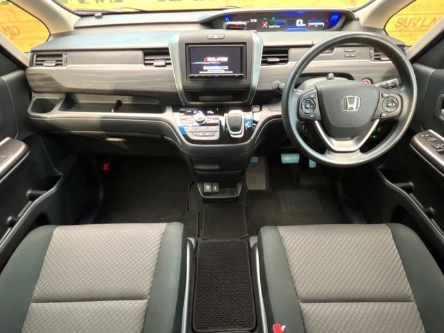 HONDA FREED HYBRID 2024