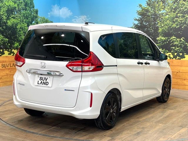 HONDA FREED HYBRID 2024