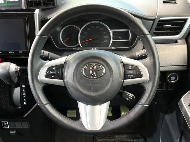 TOYOTA ROOMY 2020