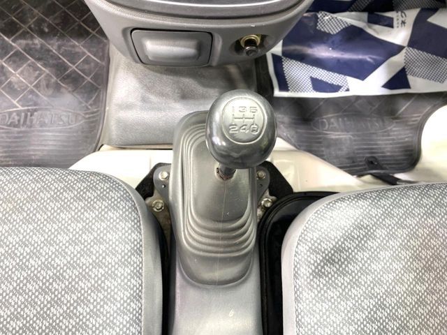 DAIHATSU HIJET truck 2012