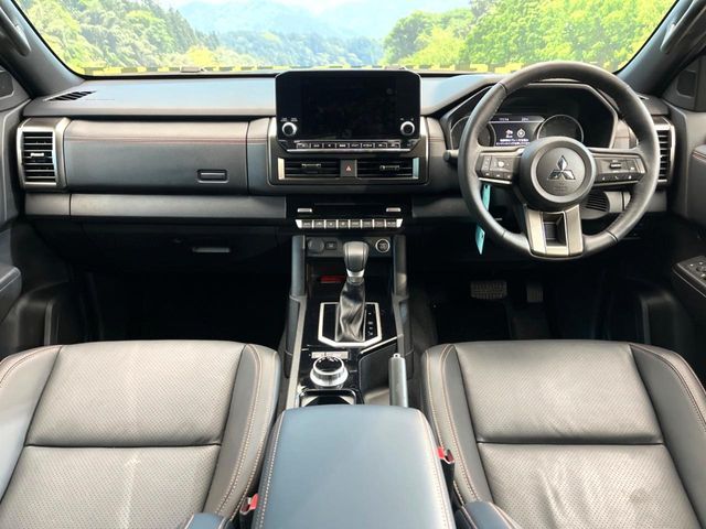 MITSUBISHI TRITON 2025