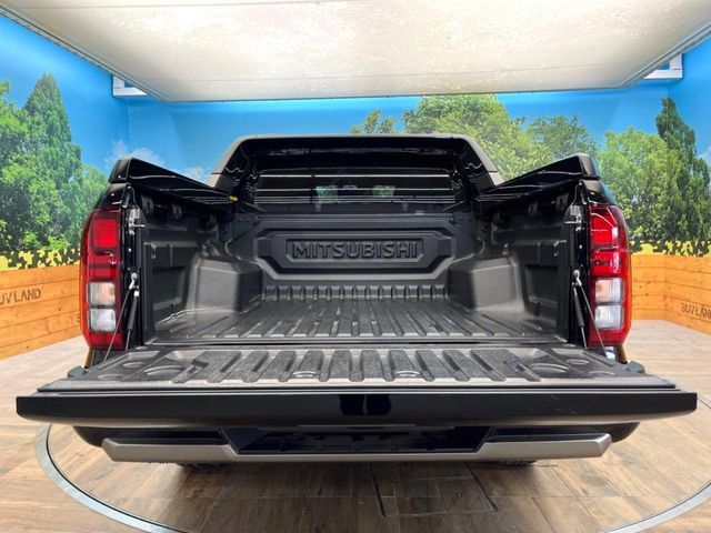 MITSUBISHI TRITON 2025