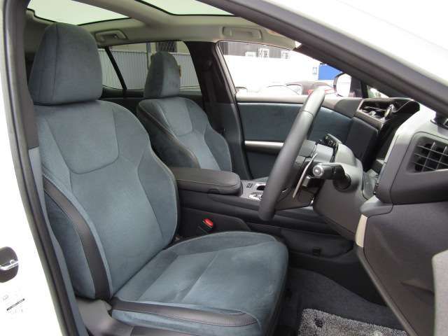 TOYOTA LEXUS RZ450e 2023