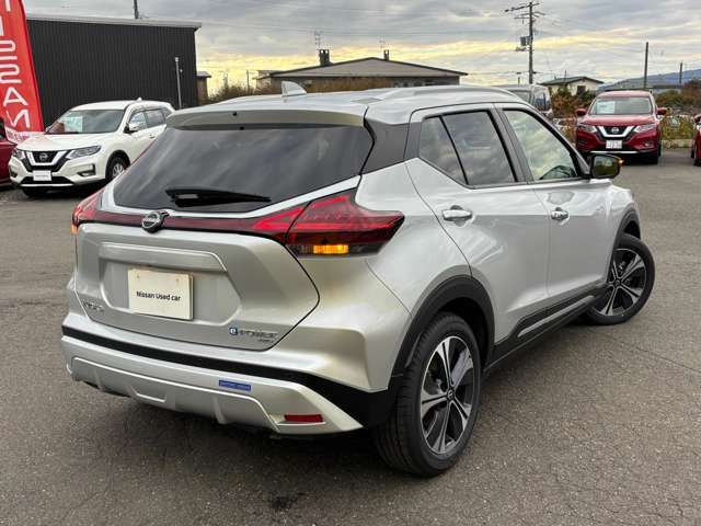 NISSAN KICKS 2025