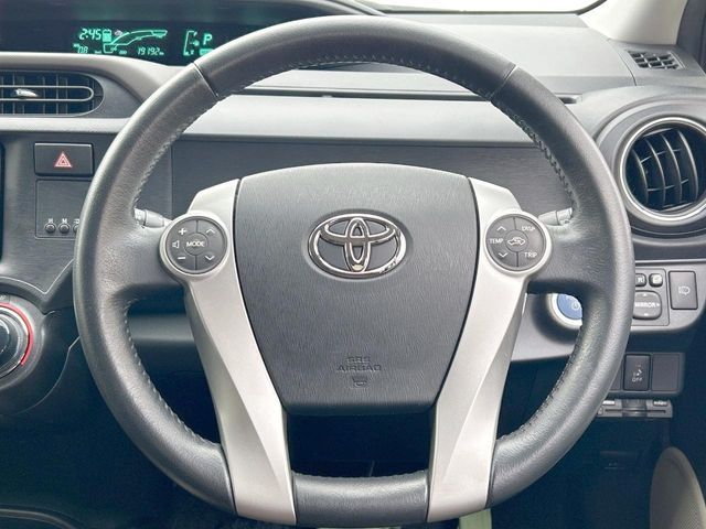 TOYOTA AQUA 2013