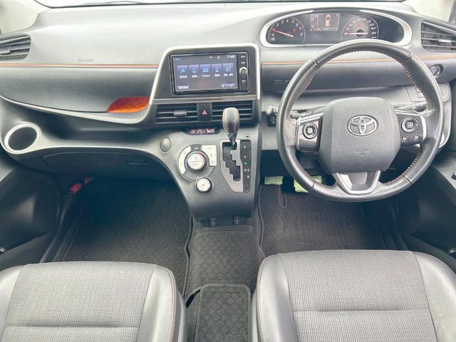 TOYOTA SIENTA 2017