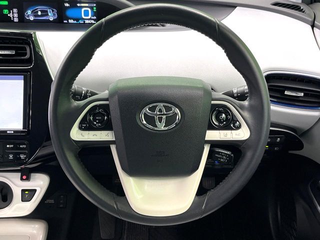 TOYOTA PRIUS 2016