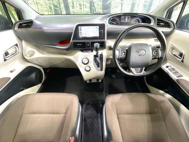 TOYOTA SIENTA HYBRID 2016