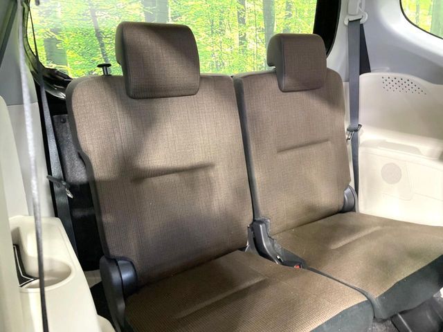 TOYOTA SIENTA HYBRID 2016