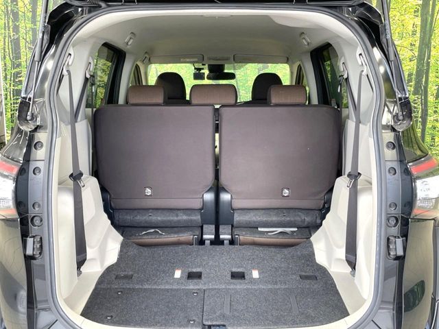 TOYOTA SIENTA HYBRID 2016