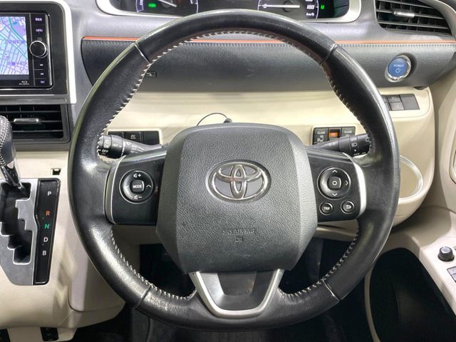 TOYOTA SIENTA HYBRID 2016
