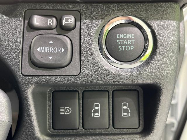 TOYOTA HIACE van 4WD 2025