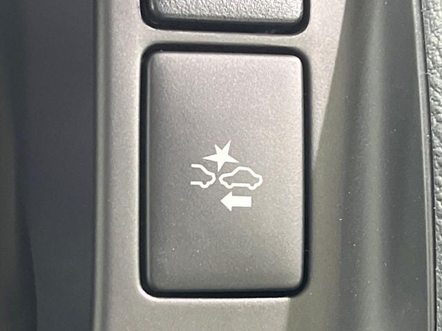 TOYOTA HIACE van 4WD 2025