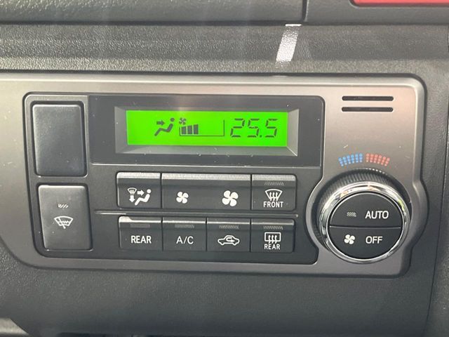 TOYOTA HIACE van 4WD 2025