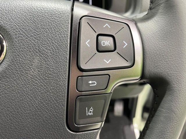 TOYOTA HIACE van 4WD 2025