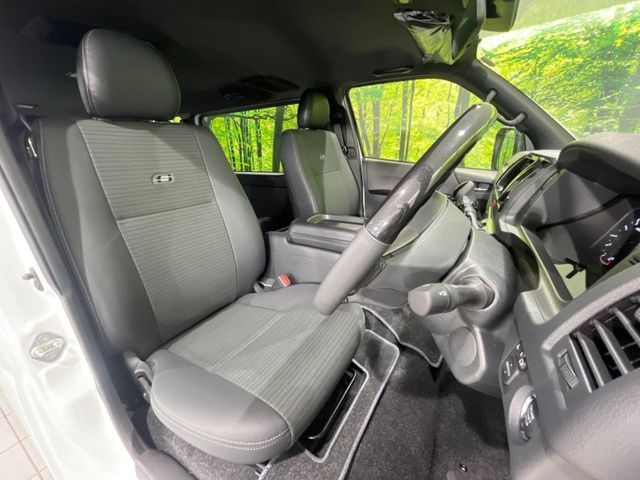 TOYOTA HIACE van 4WD 2025