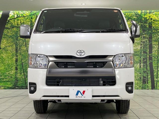 TOYOTA HIACE van 4WD 2025
