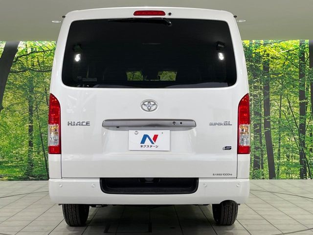 TOYOTA HIACE van 4WD 2025