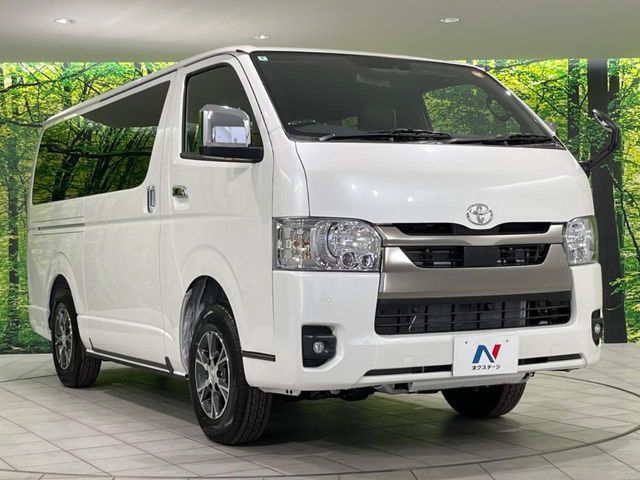 TOYOTA HIACE van 4WD 2025