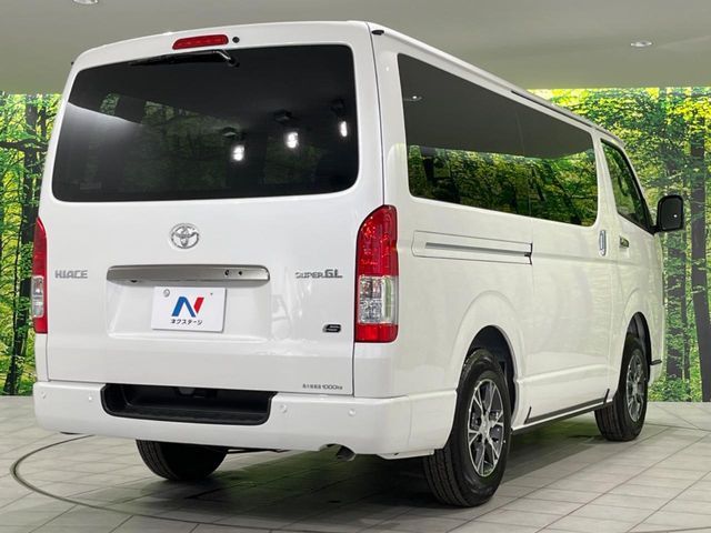 TOYOTA HIACE van 4WD 2025