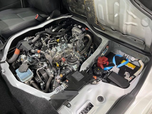 TOYOTA HIACE van 4WD 2025