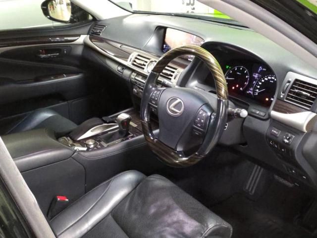 TOYOTA LEXUS LS460 2016