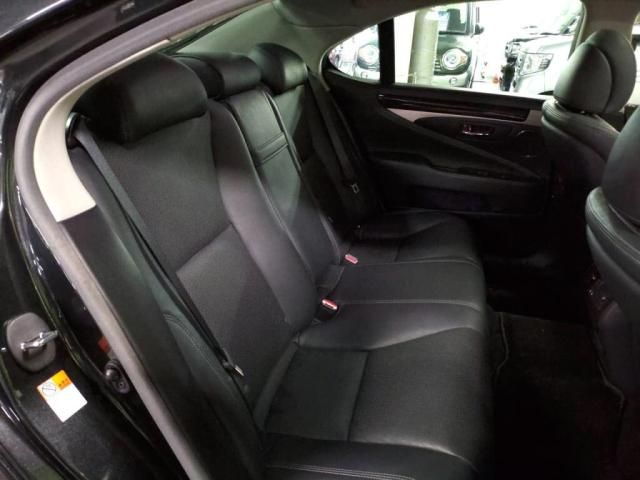 TOYOTA LEXUS LS460 2016