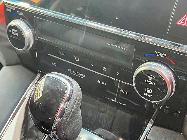 TOYOTA VELLFIRE 4WD 2018