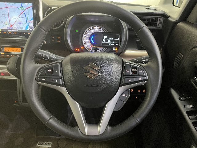 SUZUKI Spacia GEAR 2022