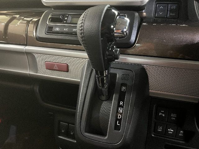 SUZUKI Spacia GEAR 2022