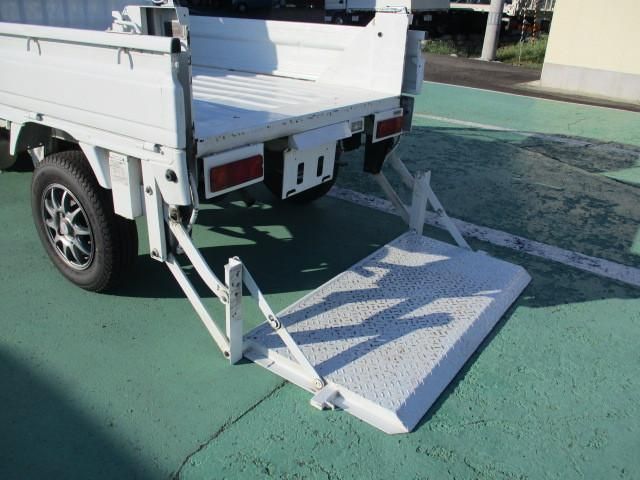 SUZUKI CARRY truck 4WD 2000