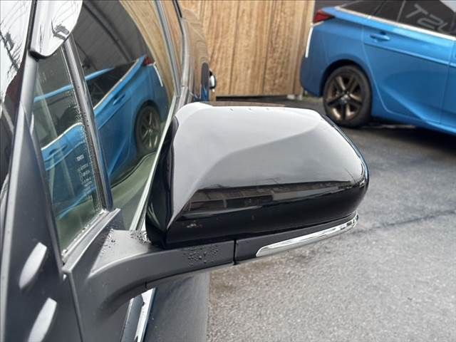 TOYOTA PRIUS PHV 2021