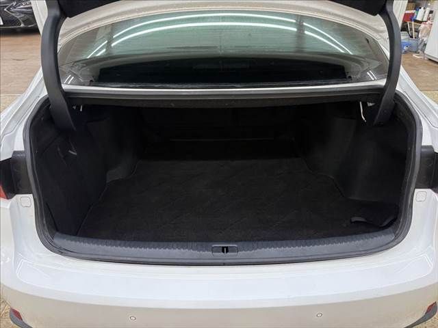 TOYOTA LEXUS IS300h 2013