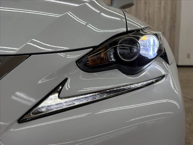 TOYOTA LEXUS IS300h 2013