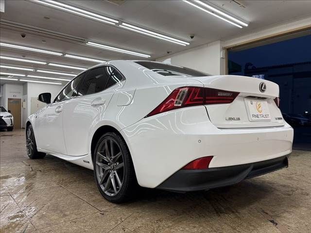TOYOTA LEXUS IS300h 2013