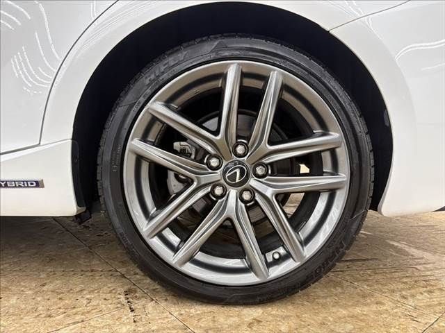 TOYOTA LEXUS IS300h 2013