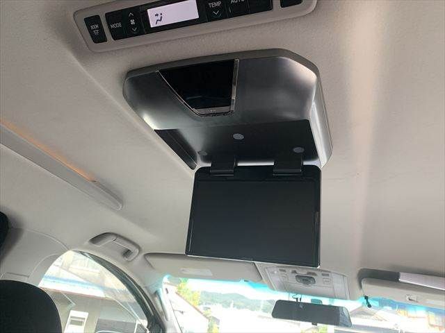 TOYOTA VELLFIRE 2009