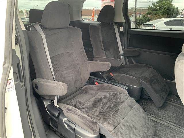 TOYOTA VELLFIRE 2009