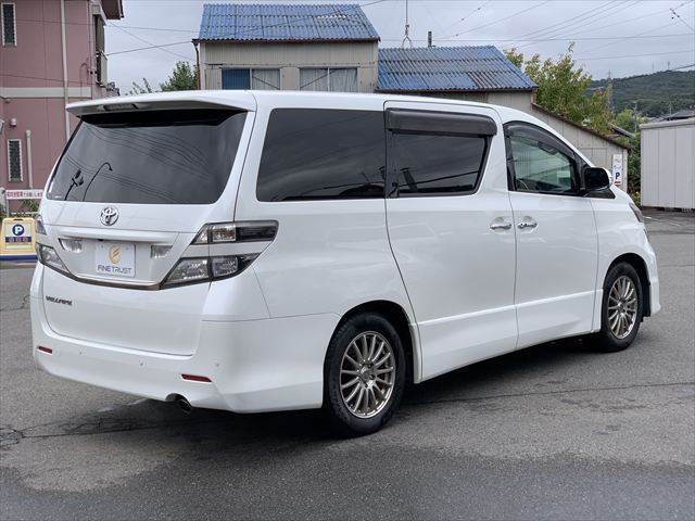 TOYOTA VELLFIRE 2009