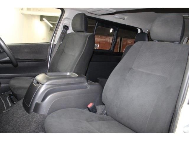 TOYOTA HIACE van 2WD 2018