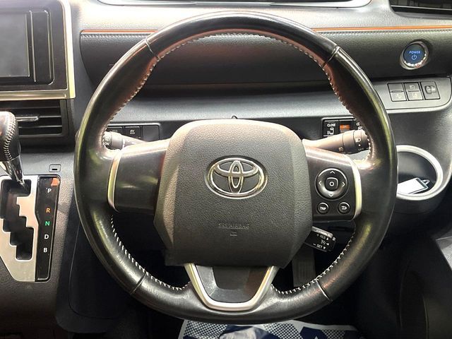 TOYOTA SIENTA HYBRID 2019