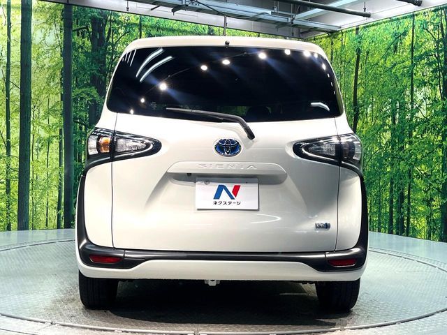 TOYOTA SIENTA HYBRID 2019